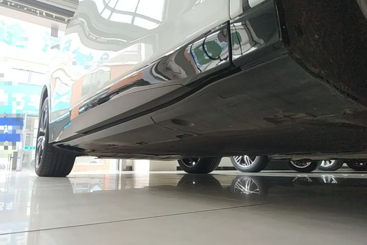 Used XPeng G6 2023 580 Long-Range Pro Right Side Sill