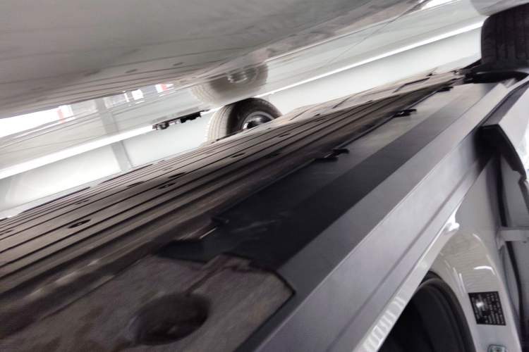 Used XPeng G6 2023 580 Long-Range Pro Right Side Sill