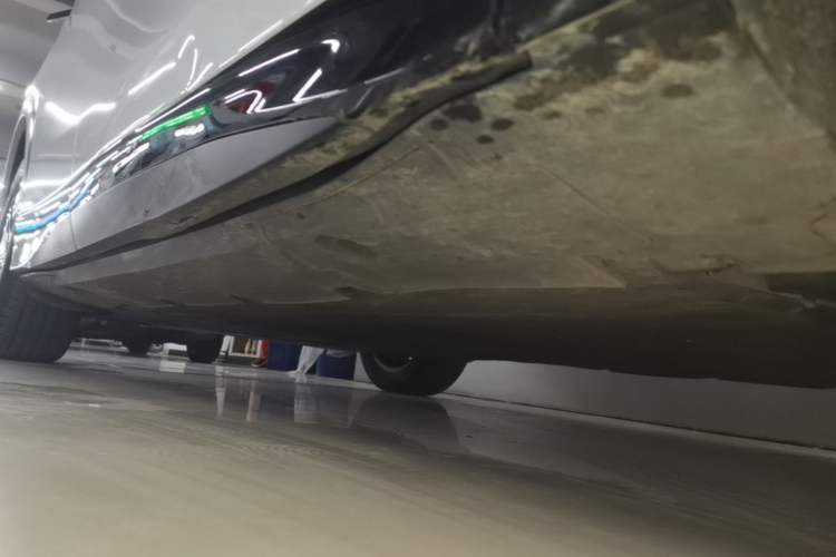 Used XPeng G6 2023 755 Ultra-Long Range Pro Right Side Sill