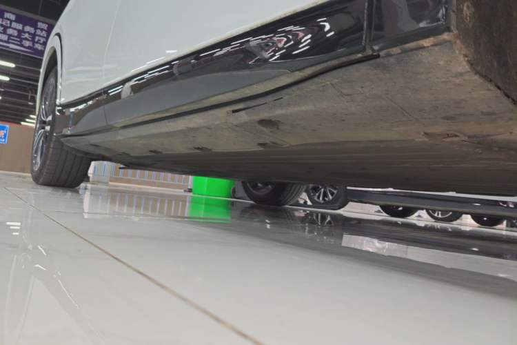 Used XPeng G6 2023 755 Ultra-Long Range Pro Right Side Sill