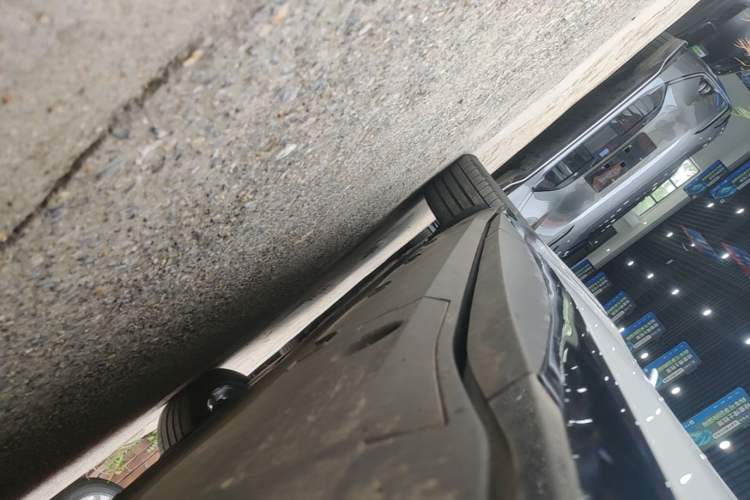 Used XPeng G6 2023 580 Long-Range Pro Right Side Sill