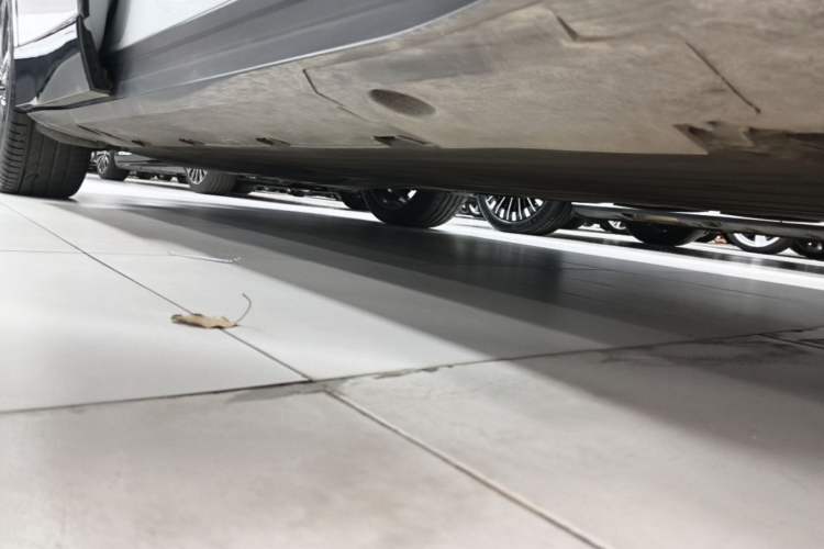 Used XPeng G6 2023 755 Ultra-Long Range Max Right Side Sill