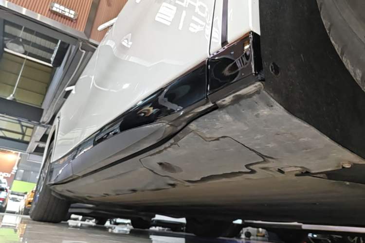 Used XPeng G6 2023 580 Long-Range Pro Right Side Sill