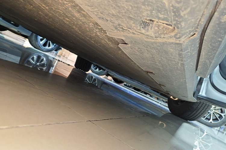 Used XPeng G6 2023 580 Long-Range Pro Right Side Sill