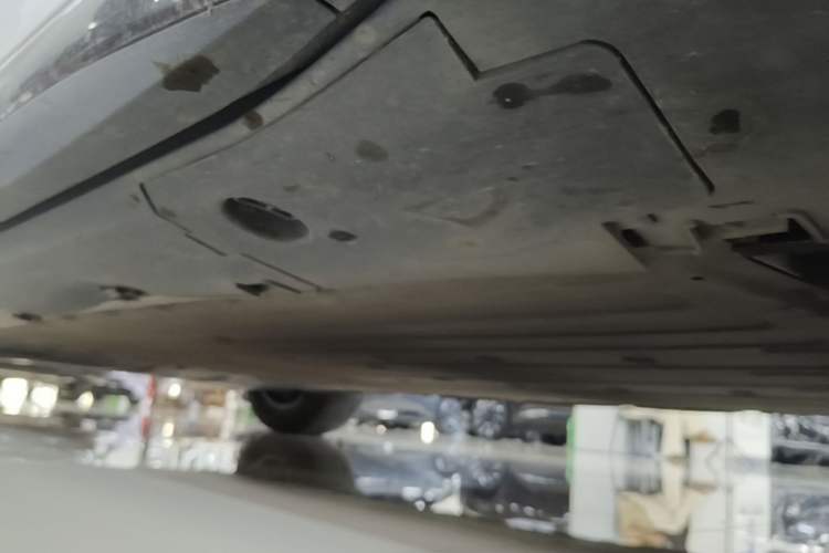 Used XPeng G6 2023 580 Long-Range Max Right Side Sill
