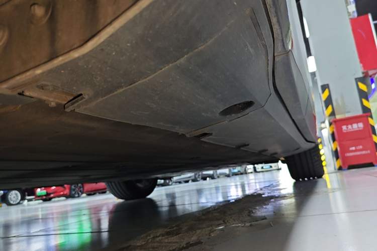 Used XPeng G6 2023 580 Long-Range Max Right Side Sill
