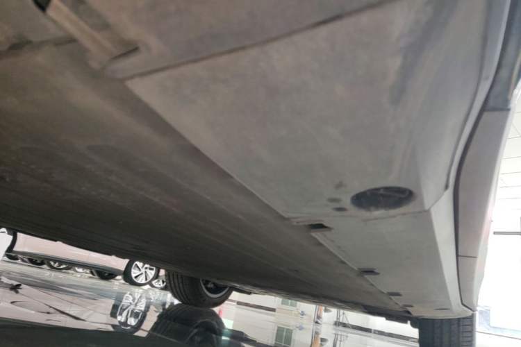 Used XPeng G6 2023 580 Long-Range Pro Right Side Sill