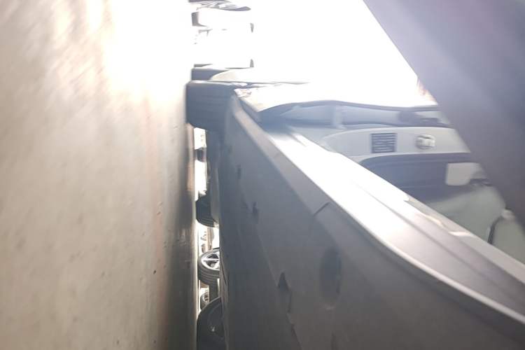 Used XPeng G6 2023 580 Long-Range Pro Right Side Sill