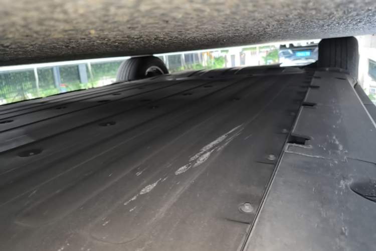 Used XPeng G6 2023 755 Ultra-Long Range Max Right Side Sill