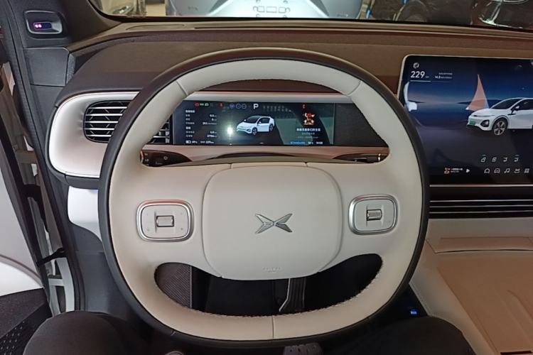 Used XPeng G6 2023 580 Long-Range Max Steering Wheel