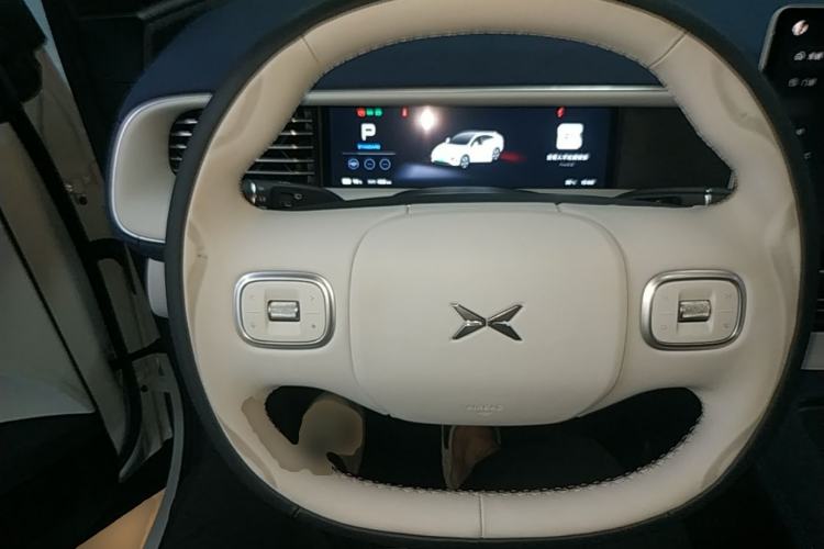 Used XPeng G6 2023 580 Long-Range Max Steering Wheel