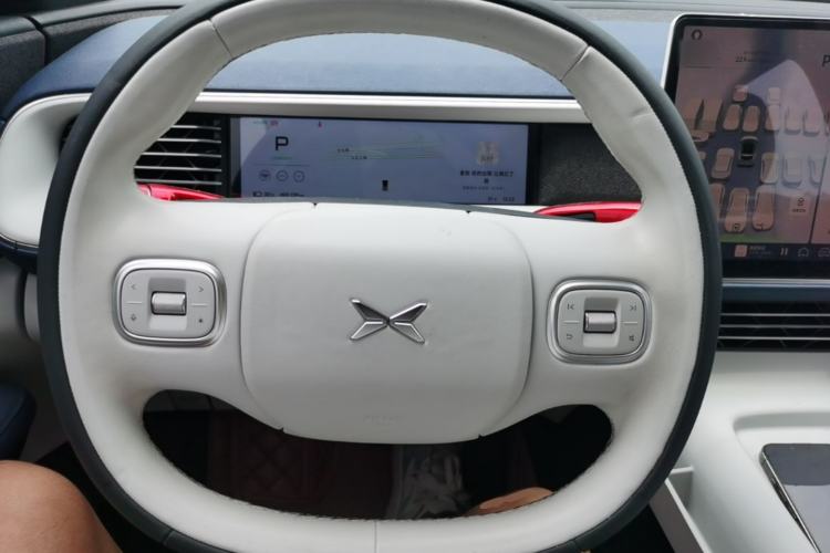 Used XPeng G6 2023 580 Long-Range Max Steering Wheel