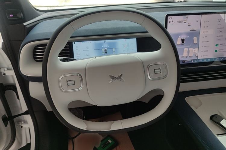 Used XPeng G6 2023 580 Long-Range Max Steering Wheel