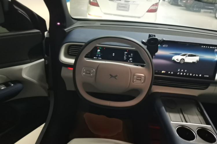 Used XPeng G6 2023 755 Ultra-Long Range Pro Steering Wheel