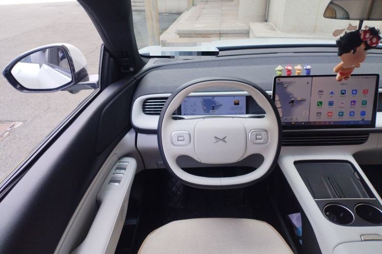 Used XPeng G6 2023 755 Ultra-Long Range Max Steering Wheel