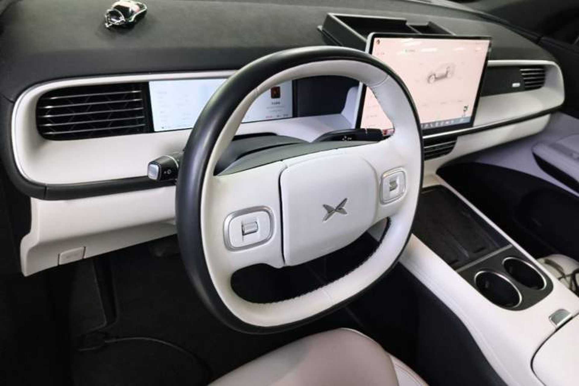 Used XPeng G6 2023 755 Ultra-Long Range Max Steering Wheel