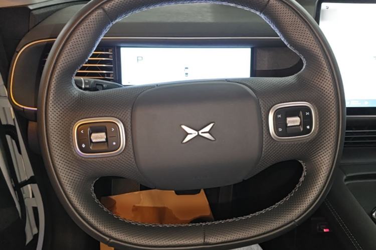 Used XPeng G6 2023 580 Long-Range Pro Steering Wheel