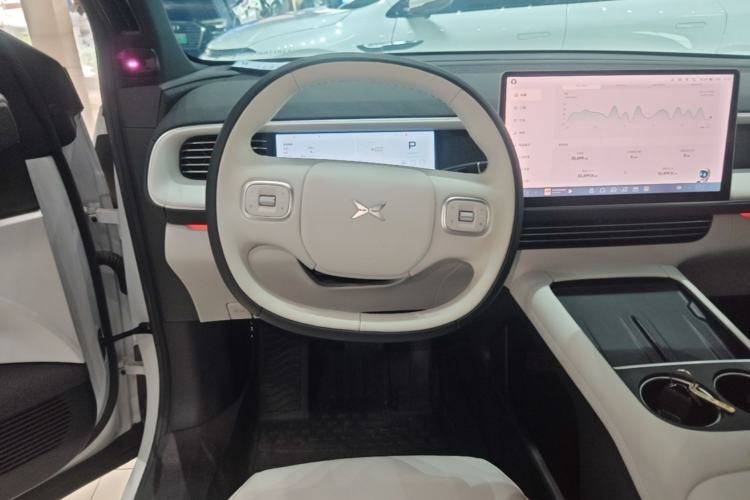 Used XPeng G6 2023 580 Long-Range Max Steering Wheel