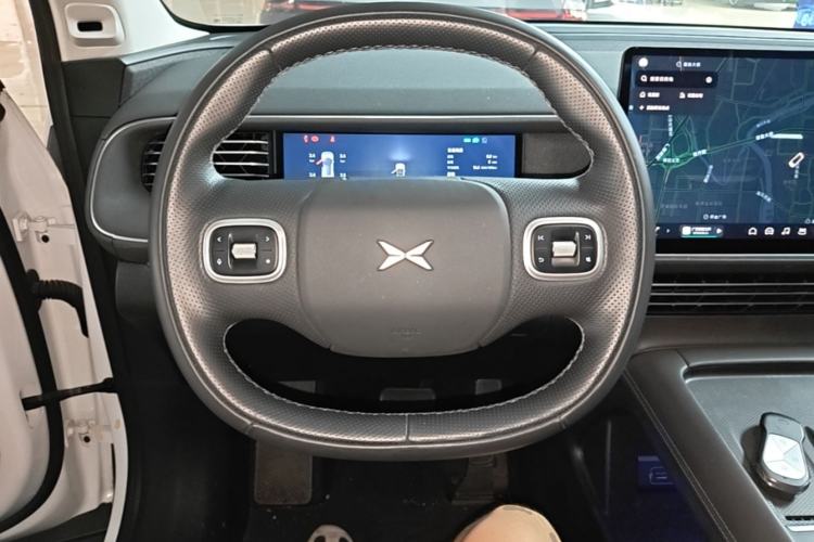 Used XPeng G6 2023 755 Ultra-Long Range Max Steering Wheel