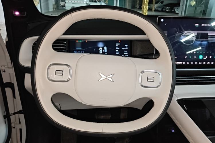 Used XPeng G6 2023 755 Ultra-Long Range Max Steering Wheel