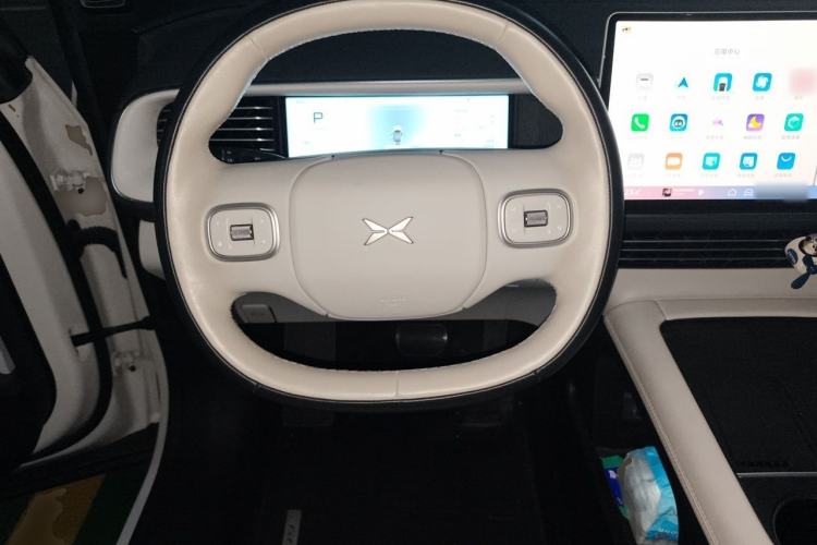 Used XPeng G6 2023 755 Ultra-Long Range Max Steering Wheel