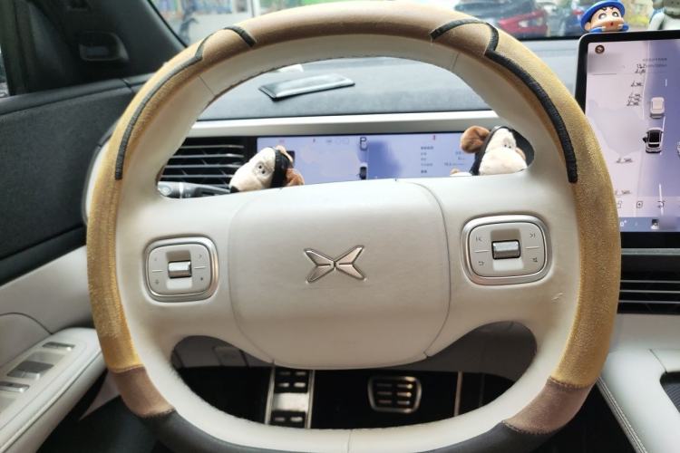 Used XPeng G6 2023 755 Ultra-Long Range Max Steering Wheel