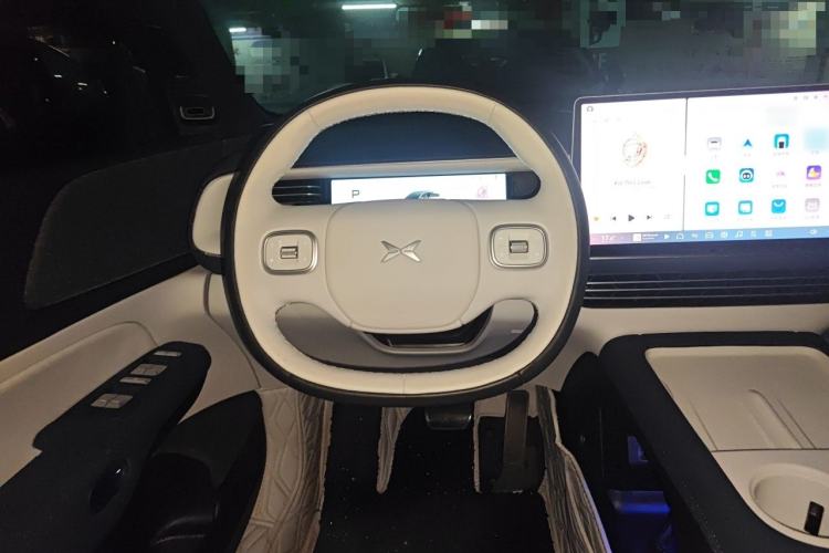 Used XPeng G6 2023 580 Long-Range Max Steering Wheel