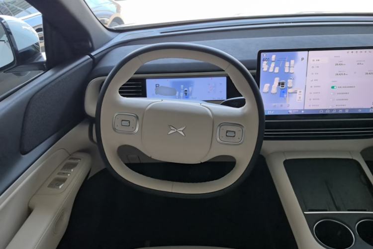 Used XPeng G6 2023 755 Ultra-Long Range Max Steering Wheel