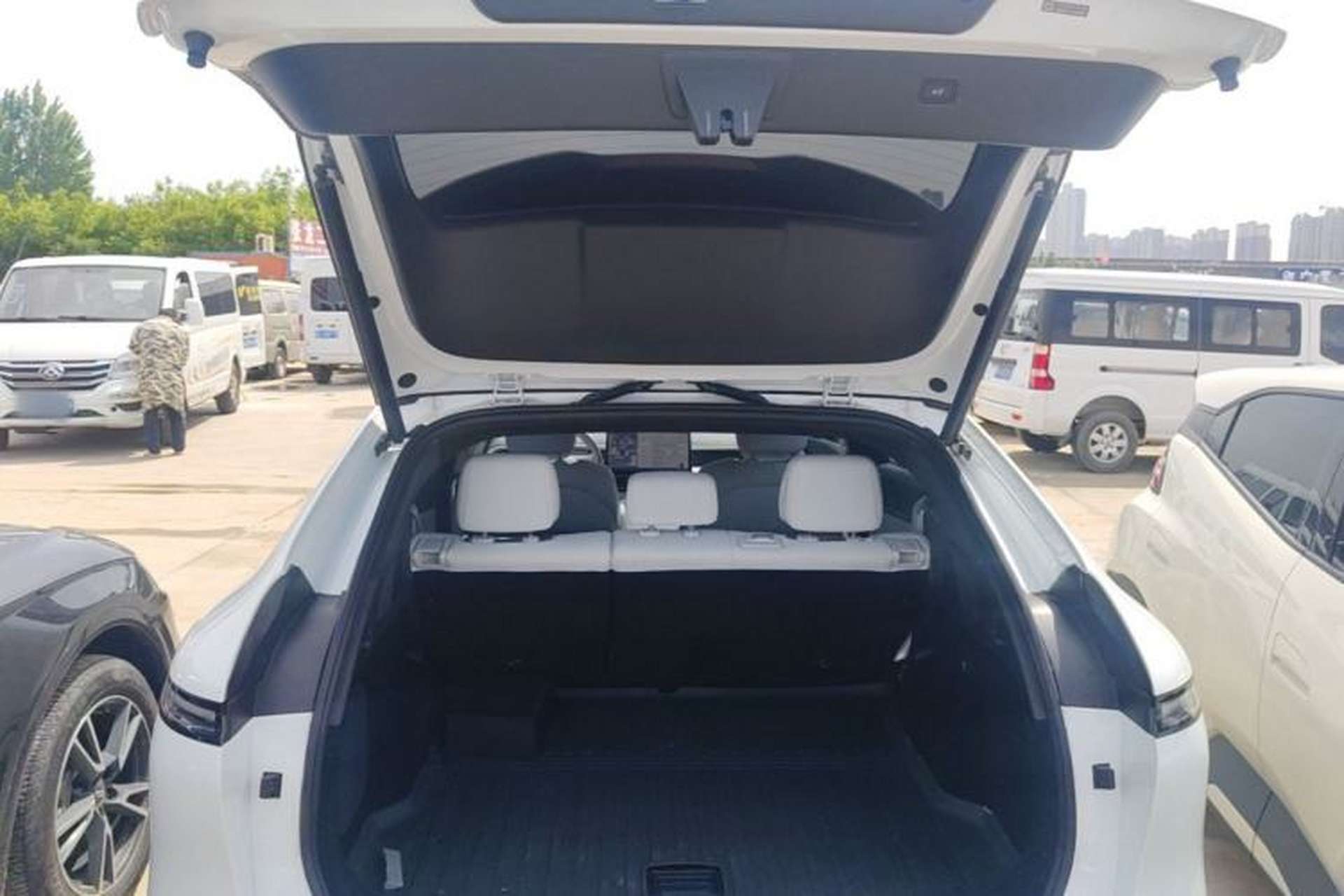 Used XPeng G6 2023 755 Ultra-Long Range Max Trunk