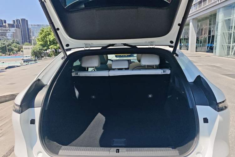 Used XPeng G6 2023 755 Ultra-Long Range Max Trunk