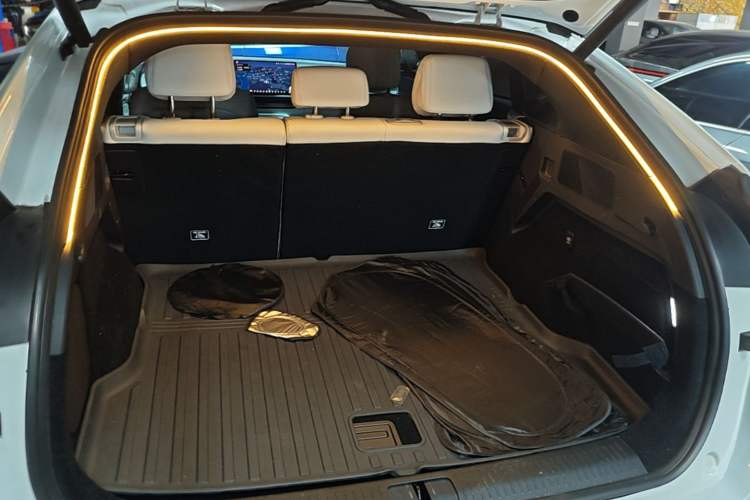 Used XPeng G6 2023 580 Long-Range Pro Trunk