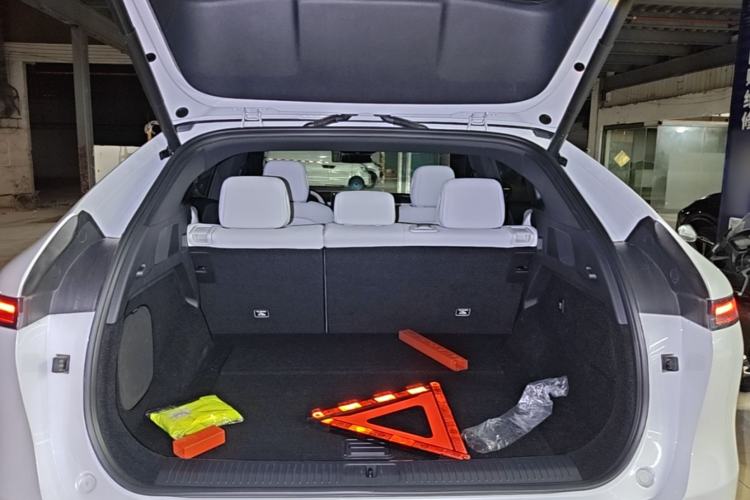 Used XPeng G6 2023 755 Ultra-Long Range Max Trunk