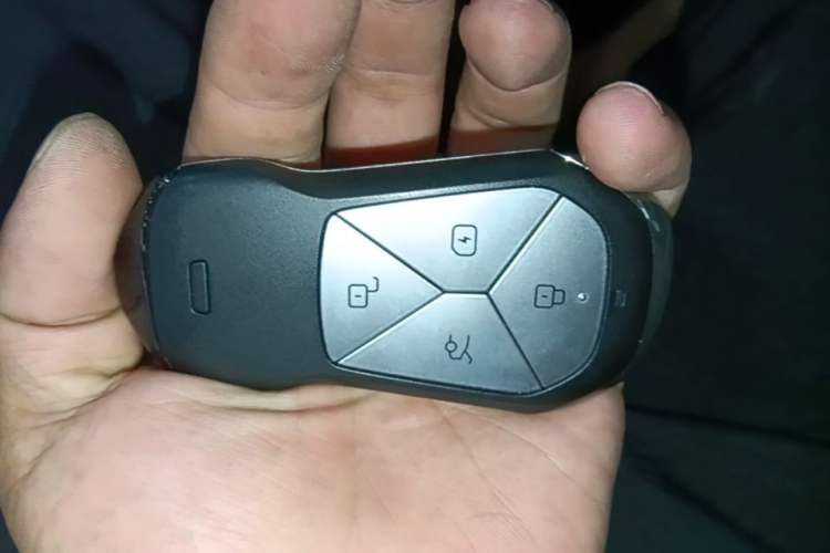 Used XPeng G6 2023 580 Long-Range Pro Vehicle Key