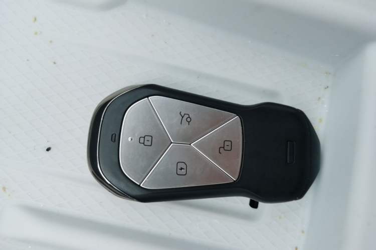 Used XPeng G6 2023 580 Long-Range Max Vehicle Key