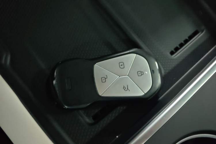 Used XPeng G6 2023 580 Long-Range Pro Vehicle Key
