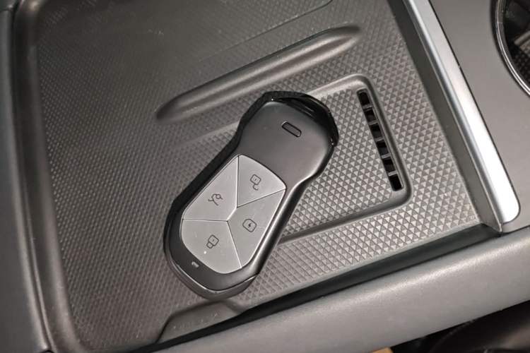 Used XPeng G6 2023 580 Long-Range Pro Vehicle Key