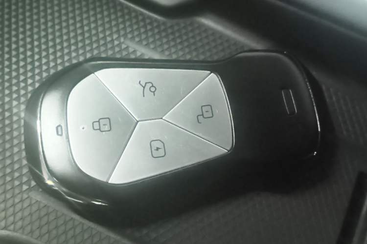 Used XPeng G6 2023 580 Long-Range Pro Vehicle Key