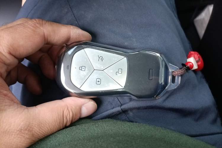 Used XPeng G6 2023 580 Long-Range Pro Vehicle Key