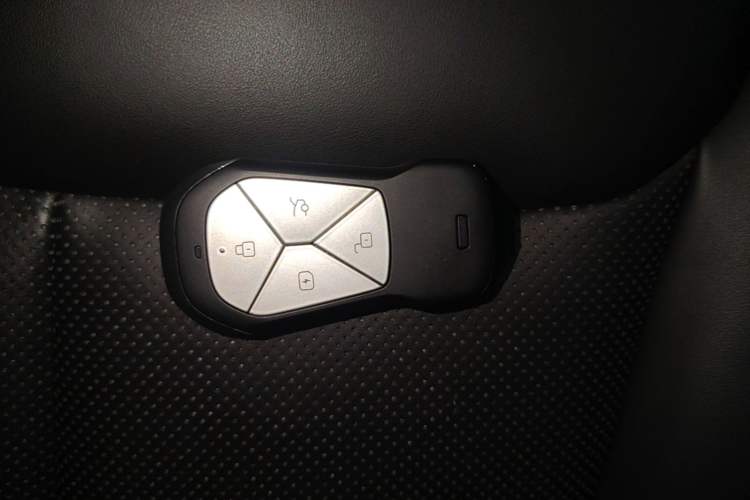 Used XPeng G6 2023 580 Long-Range Pro Vehicle Key