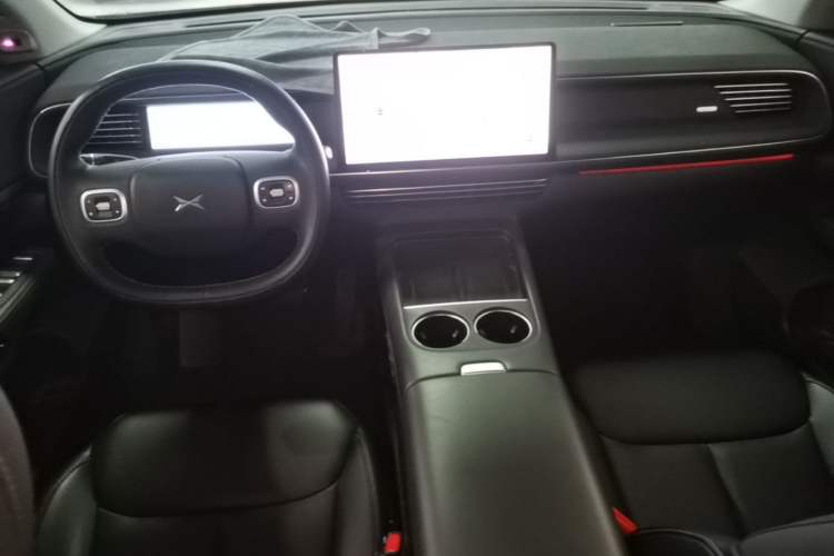 Used XPeng G6 2023 580 Long-Range Pro Center Console