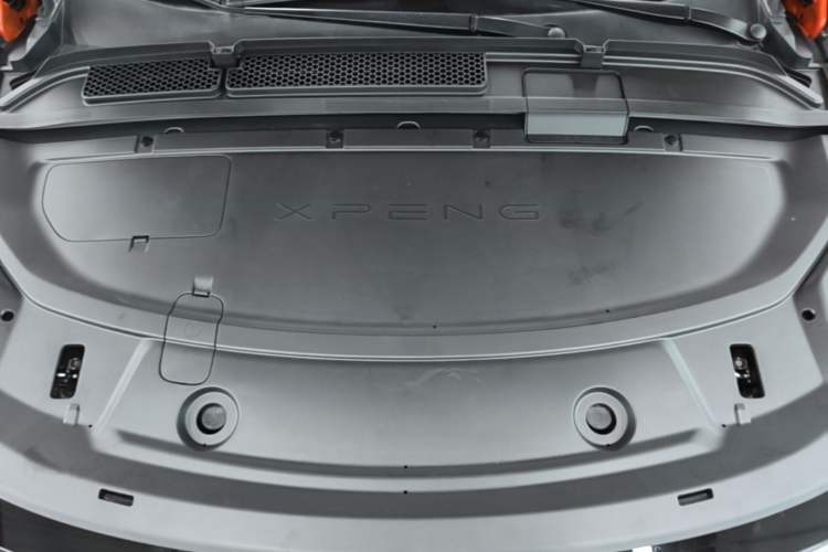 Used XPeng G6 2023 580 Long-Range Pro Engine Bay