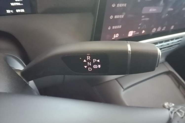 Used XPeng G6 2023 580 Long-Range Pro Gear Lever