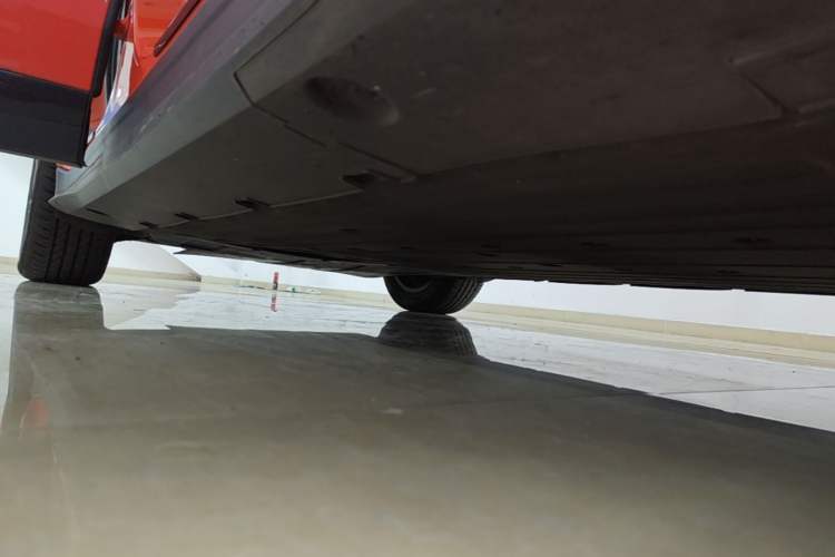 Used XPeng G6 2023 580 Long-Range Pro Right Side Sill