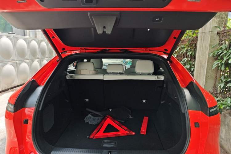 Used XPeng G6 2023 580 Long-Range Pro Trunk