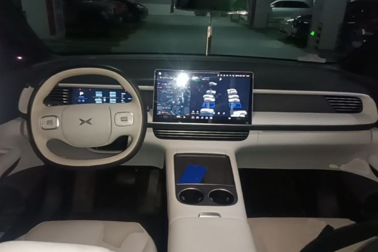 Used XPeng G6 2024 580 Long-Range Plus Center Console