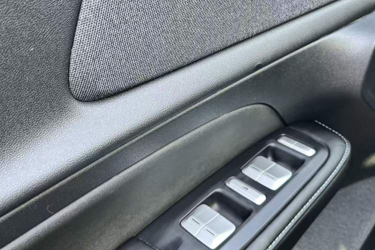 Used XPeng G6 2024 580 Long-Range Plus Exterior 13