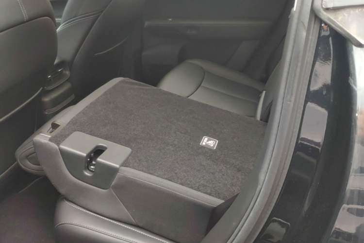 Used XPeng G6 2024 580 Long-Range Plus Left Rear Seat