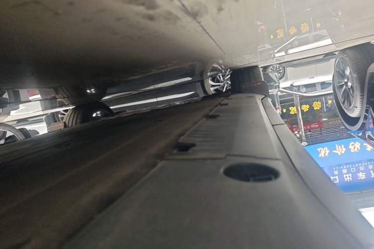 Used XPeng G6 2024 580 Long-Range Plus Left Side Sill