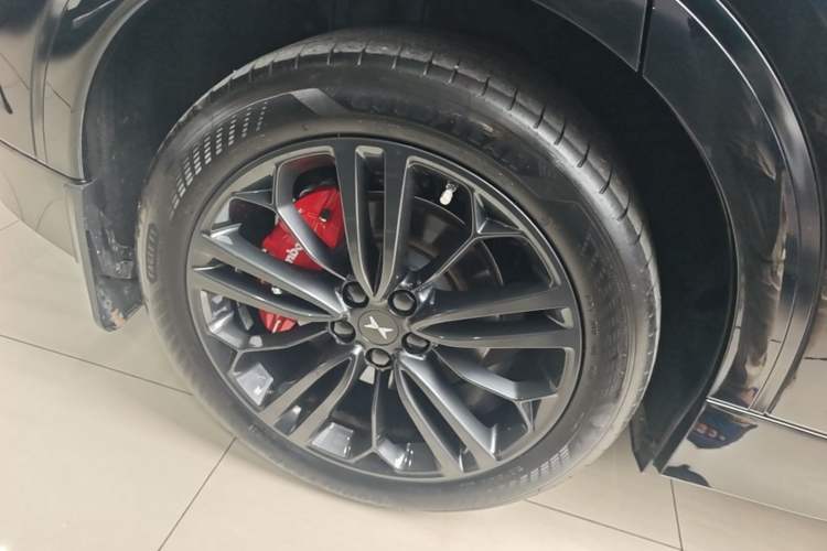 Used XPeng G6 2024 580 Long-Range Plus Right Rear Wheel Hub