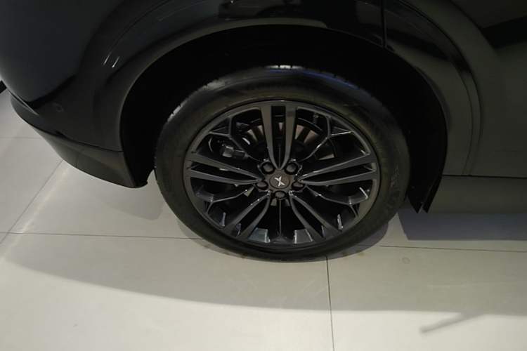 Used XPeng G6 2024 580 Long-Range Plus Right Rear Wheel Hub
